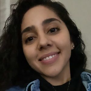 Meet your Posher, Alma